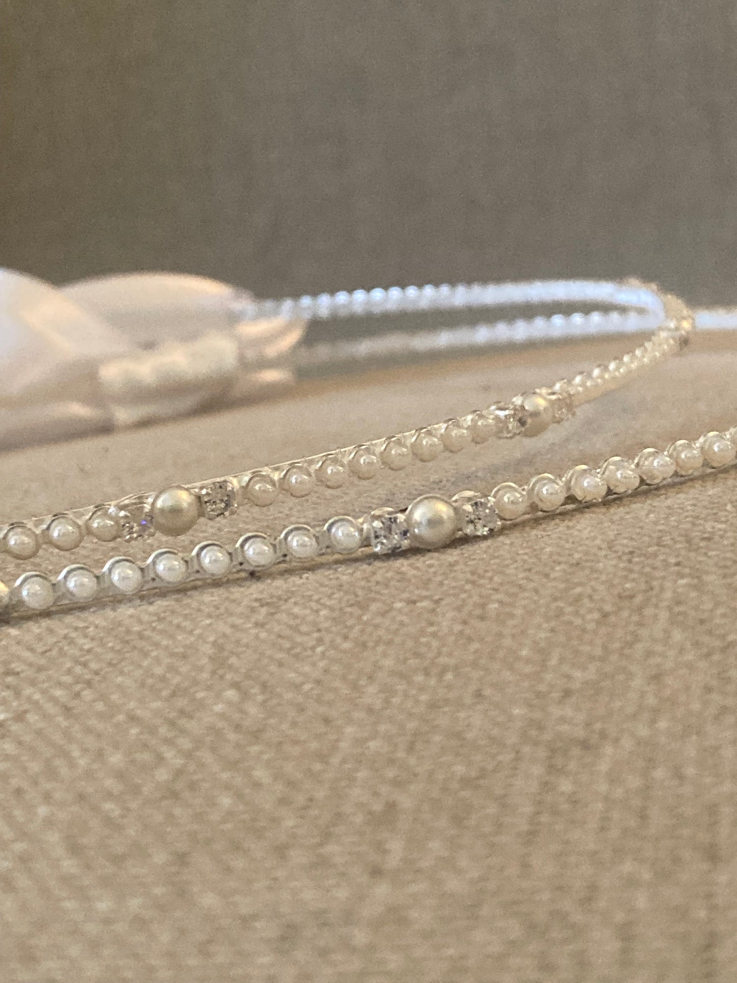 Pearl Simplicity Stefana with a white keepsake box